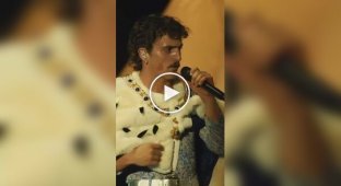 Benson Boone Performs "Bohemian Rhapsody" with Queen Guitarist Brian May