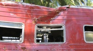 Железнодорожное сообщение на Шри-Ланке (5 фото)
