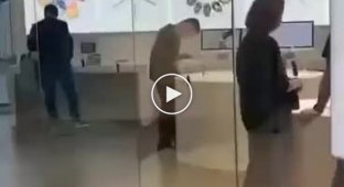 When a new iPhone model came to the mobile salon