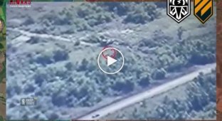 Украинская HIMARS GMLRS наносит удар по российской 240-мм тяжелой самоходной минометной установке 2С4 Тюльпан Зайцево, Бахмут