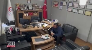 Турок спас себя от удушья, применив прием Геймлиха