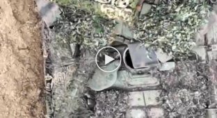 Black Raven Group shared their video of grenades being dropped on Russian occupiers