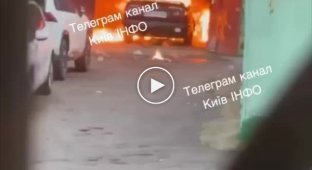 На Харьковском массиве в Киеве загорелось авто