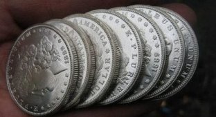 Производство фальшивых монет в Китае (13 фото)