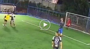 Excellent reaction from the goalkeeper
