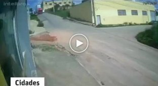 Video of a truck bowing to surrounding drivers
