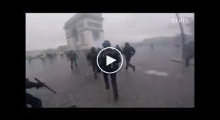 Беспорядки в Париже глазами полицейского