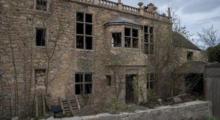 Заброшенный британский особняк с 5-ю эксклюзивными автомобилями (20 фото)