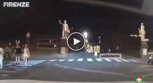Таксист пустился в погоню за грабителем