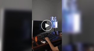 3D modeling with a holographic fan