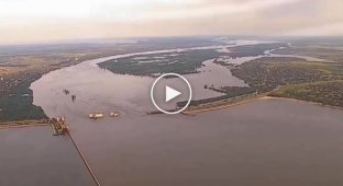 Разрушенная Каховская ГЭС и близлежащие затопленные села