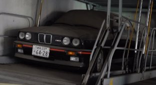 Abandoned iconic cars on the streets of Japan (23 photos + 1 video)