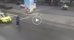 Два глупых пешехода на переходе
