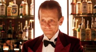 A selection of the most memorable bartenders in cinema (12 photos)