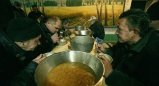 Белорусские алкоголики на принудительном лечении (14 фото)