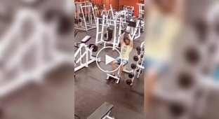 A guy dropped a dumbbell on his phone in the gym