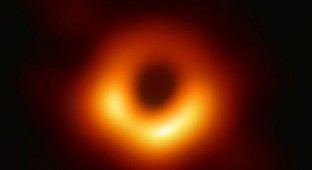 Сквозь горизонт: Человечество впервые увидело черную дыру (1 фото)