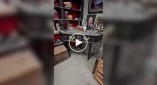 Магія поза Хогвартсом: стіл з великою кількістю секретів