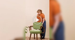 Стул, на который нужно вешать одежду