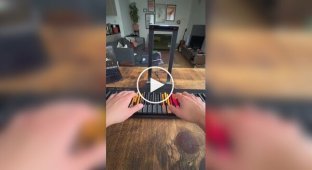 Смесь синтезатора и терменвокса