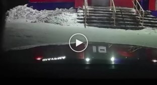 Siberian car thieves caught using a snowdrift