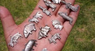 Cool things found with metal detectors (17 photos)