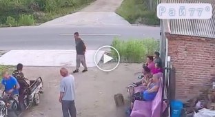 Man saves his relatives on a scooter