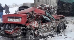 Последствия массовой аварии на трассе М4, где столкнулись 29 автомобилей (10 фото + 2 видео)