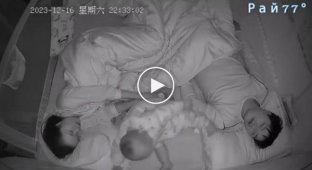 The child could not come to terms with his snoring father and punched him in the face
