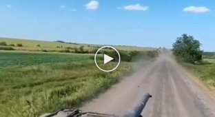 Ukrainian tankers on a German Leopard 2A6 tank on one of the front sections somewhere in the Zaporozhye direction