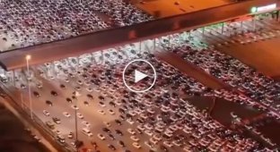 У Китаї через свята почався пробковий апокаліпсис
