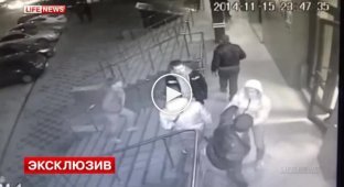 Убийцу, зарезавшего мужчину в центре Воронежа, ищут по видео