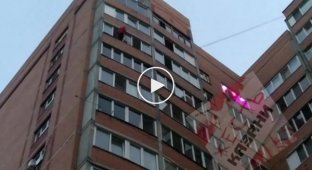 В Казани мужчина выпал с 13 этажа, но чудом выжил