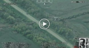 Ukrainian fighters disrupted the evacuation of a tank by the occupiers and destroyed an armored repair and recovery vehicle
