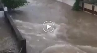 Сильнейшие ливни обрушились на индийский город