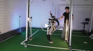 The "fastest" humanoid robot in the world is preparing for a football tournament