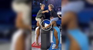 Чемпионат по пощечинам среди карликов