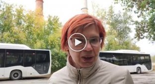 У Новосибірську чиновниця прозвітувала про ремонт туалету для водіїв та протестувала його