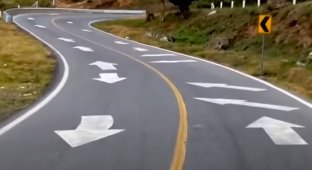 Crazy road markings in Mexico. How not to go crazy?! (5 photos + 1 video)