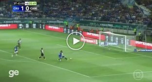 Бразильские футболисты устроили массовую драку и получили 23 красные карточки