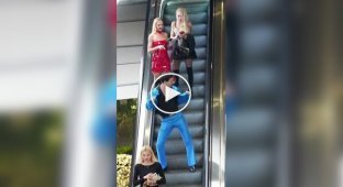 Эпичный танец на эскалаторе