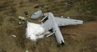 Ужасающие кадры падения военно-транспортного самолёта C-5 Galaxy (7 фото)