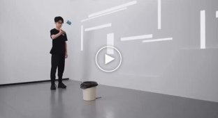 Garbage cans that can catch garbage themselves