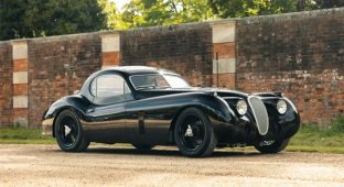 Restmod of a classic 1950s Jaguar XK120 (7 photos)