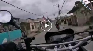 Police set off in pursuit of kidnappers in Ecuador