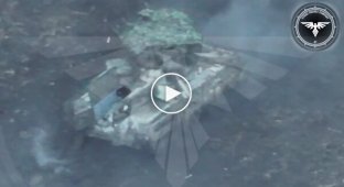 Російська БМП-3 після зустрічі з українським дроном