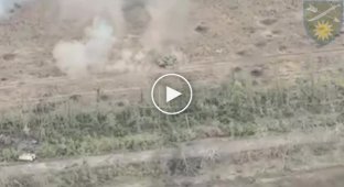 Детонація БК російського танка після влучення українського ПТРК на Лиманському напрямі