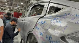 Tesla собрала последний в истории электрокроссовер Model X (1 фото)