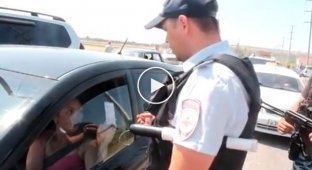 Как водители ругаются с оккупантами в очередях в Крым