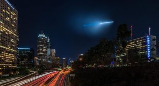 Ракету ВВС США в небе над Калифорнией приняли за НЛО (7 фото + 2 видео)